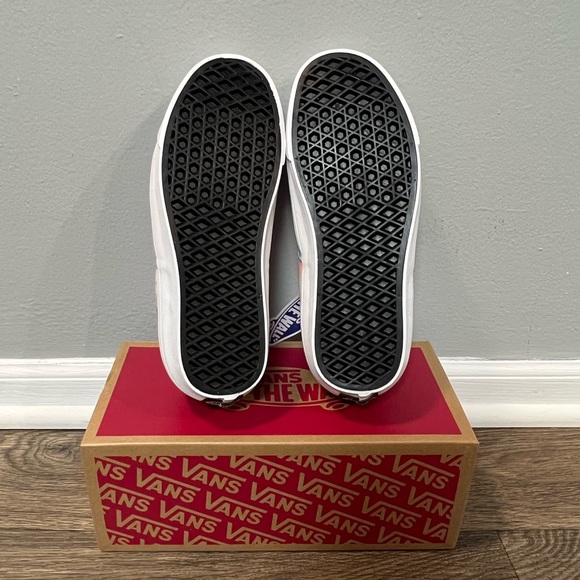 *NEW* Vans Authentic style Tie Dye Sneaker - Picture 6 of 7